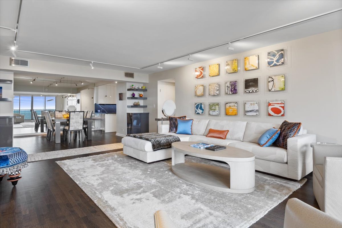 1212 N Lake Shore Drive Unit: 6BN