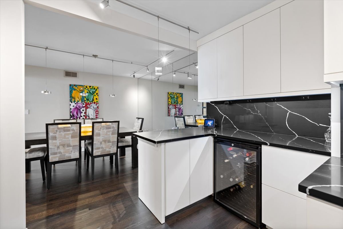 1212 N Lake Shore Drive Unit: 6BN
