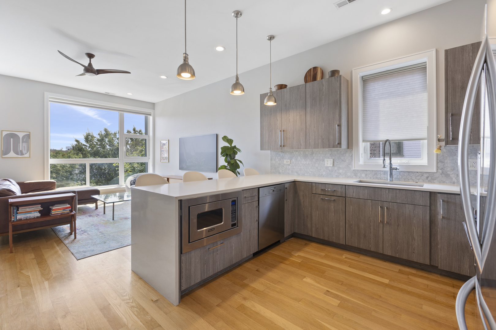 1810 S Racine Avenue Unit: 3