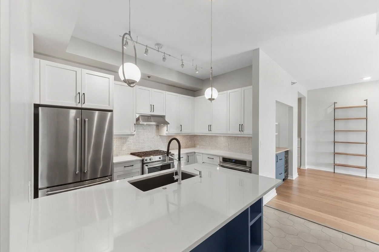 3140 N Sheffield Avenue Unit: 709