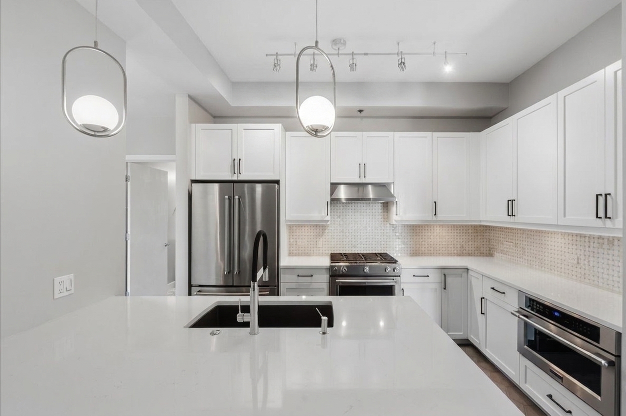 3140 N Sheffield Avenue Unit: 709