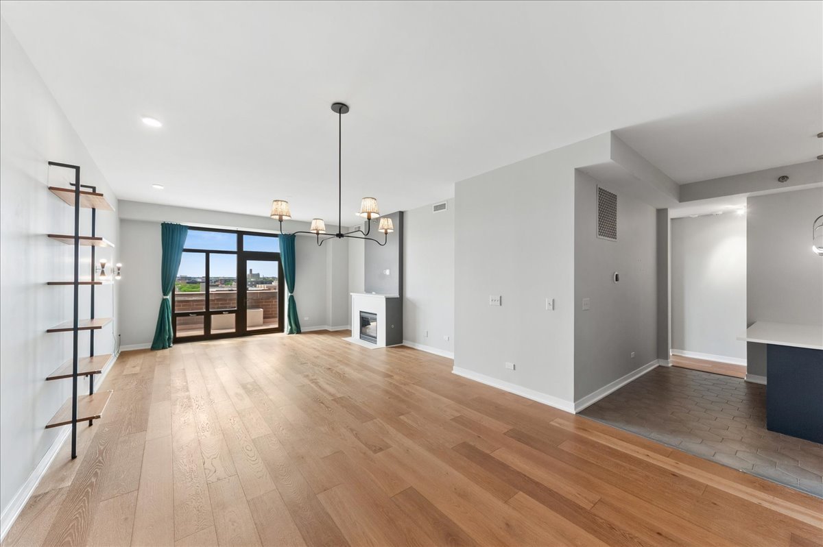 3140 N Sheffield Avenue Unit: 709