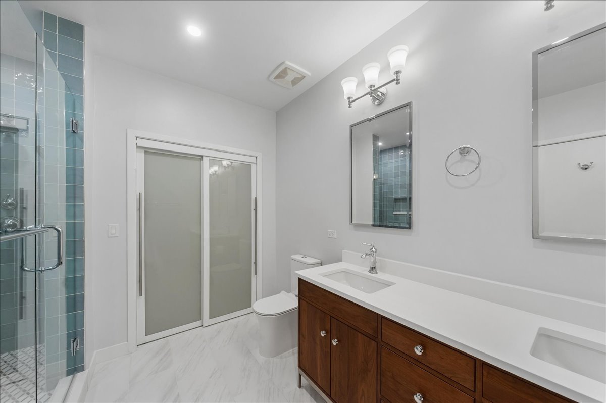 3140 N Sheffield Avenue Unit: 709