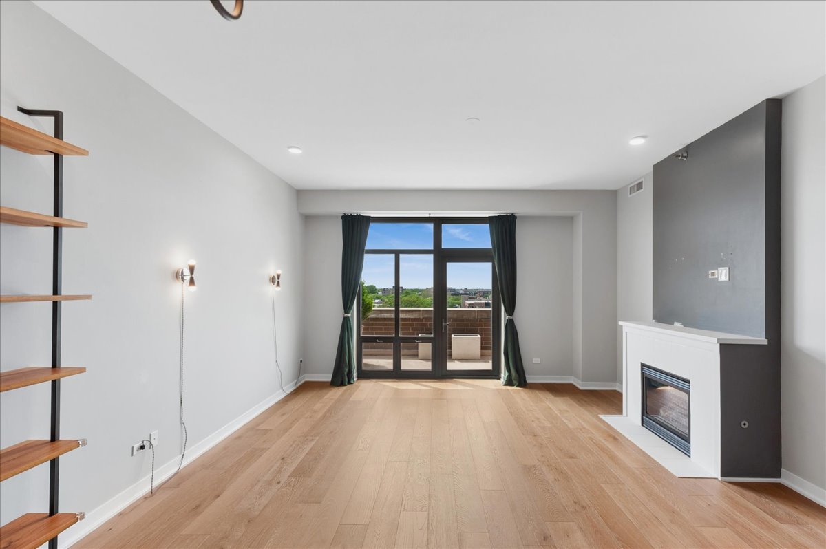3140 N Sheffield Avenue Unit: 709
