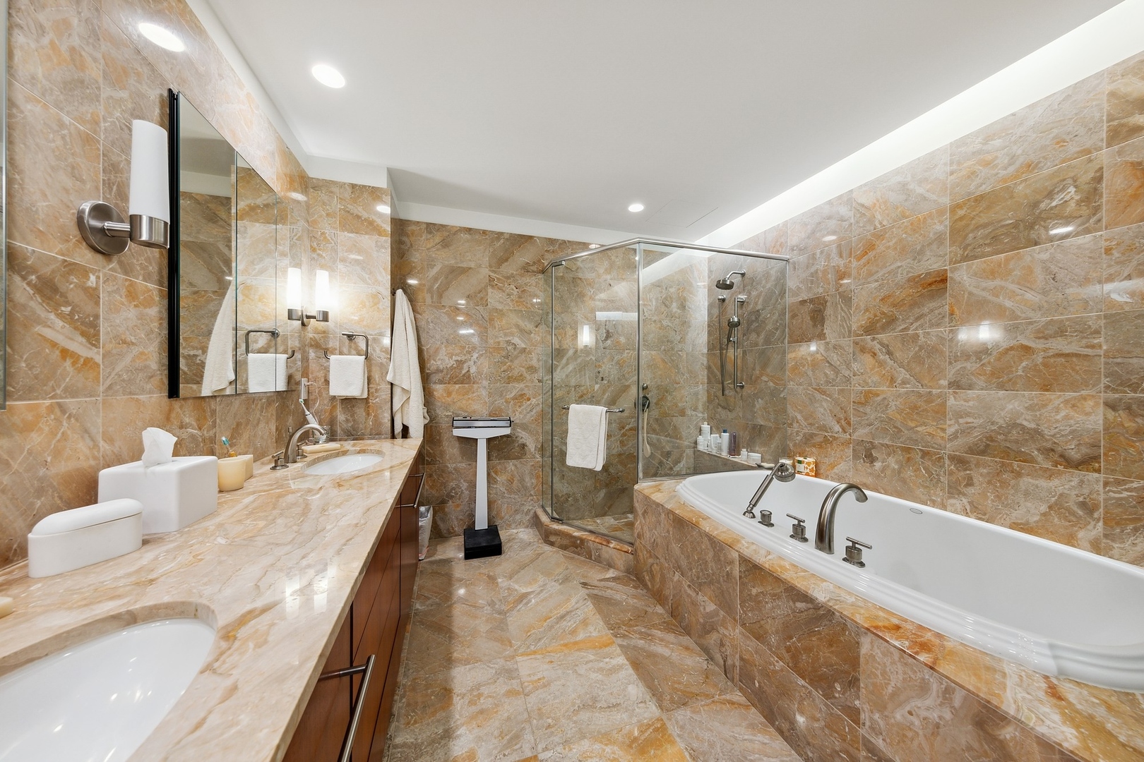 401 N Wabash Avenue Unit: 73A