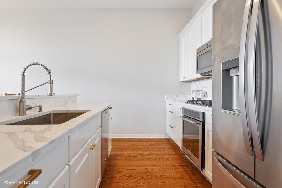 1350 W Fullerton Avenue Unit: 302