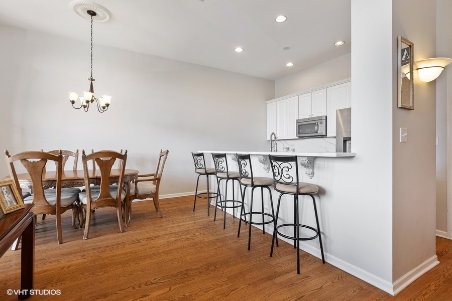 1350 W Fullerton Avenue Unit: 302