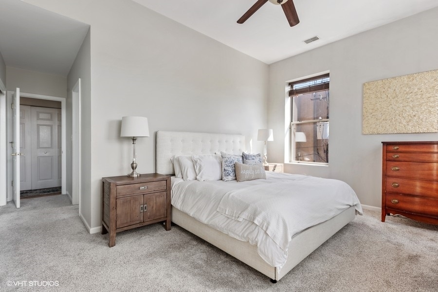 1350 W Fullerton Avenue Unit: 302