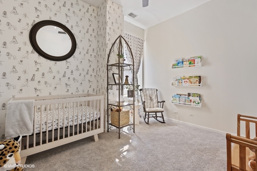 1350 W Fullerton Avenue Unit: 302