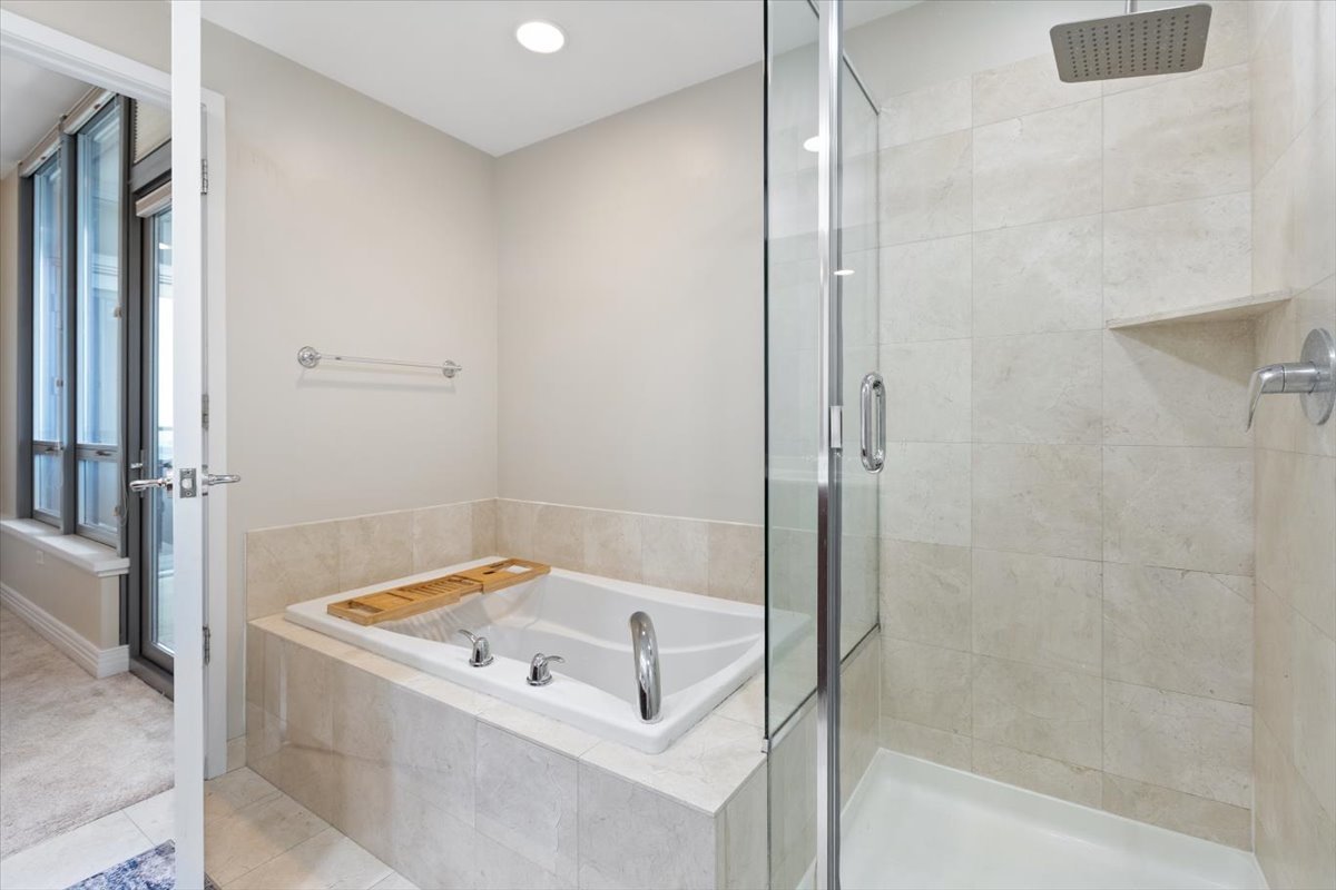 600 N Lake Shore Drive Unit: 1110