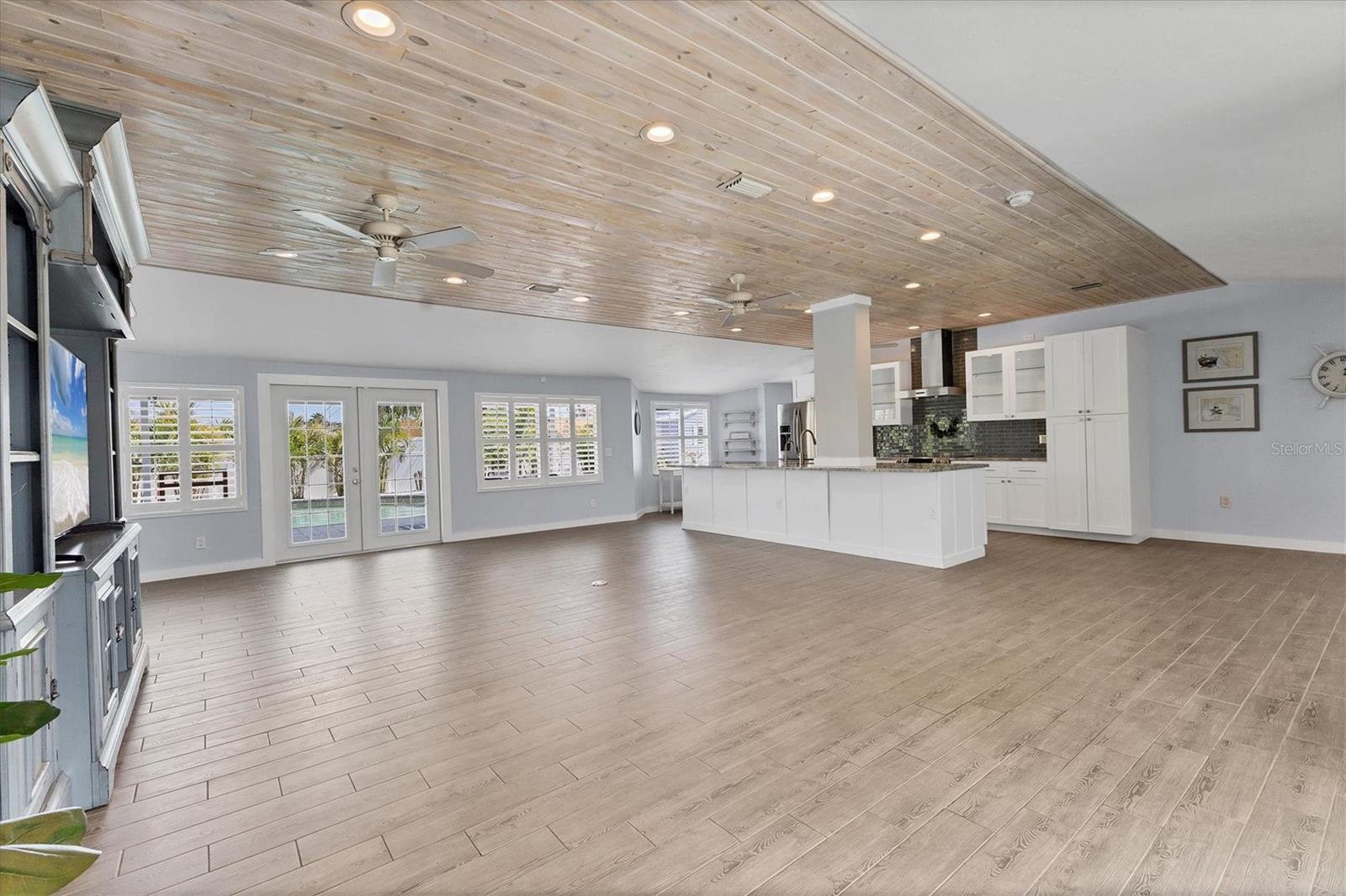 7337 STARFISH DR