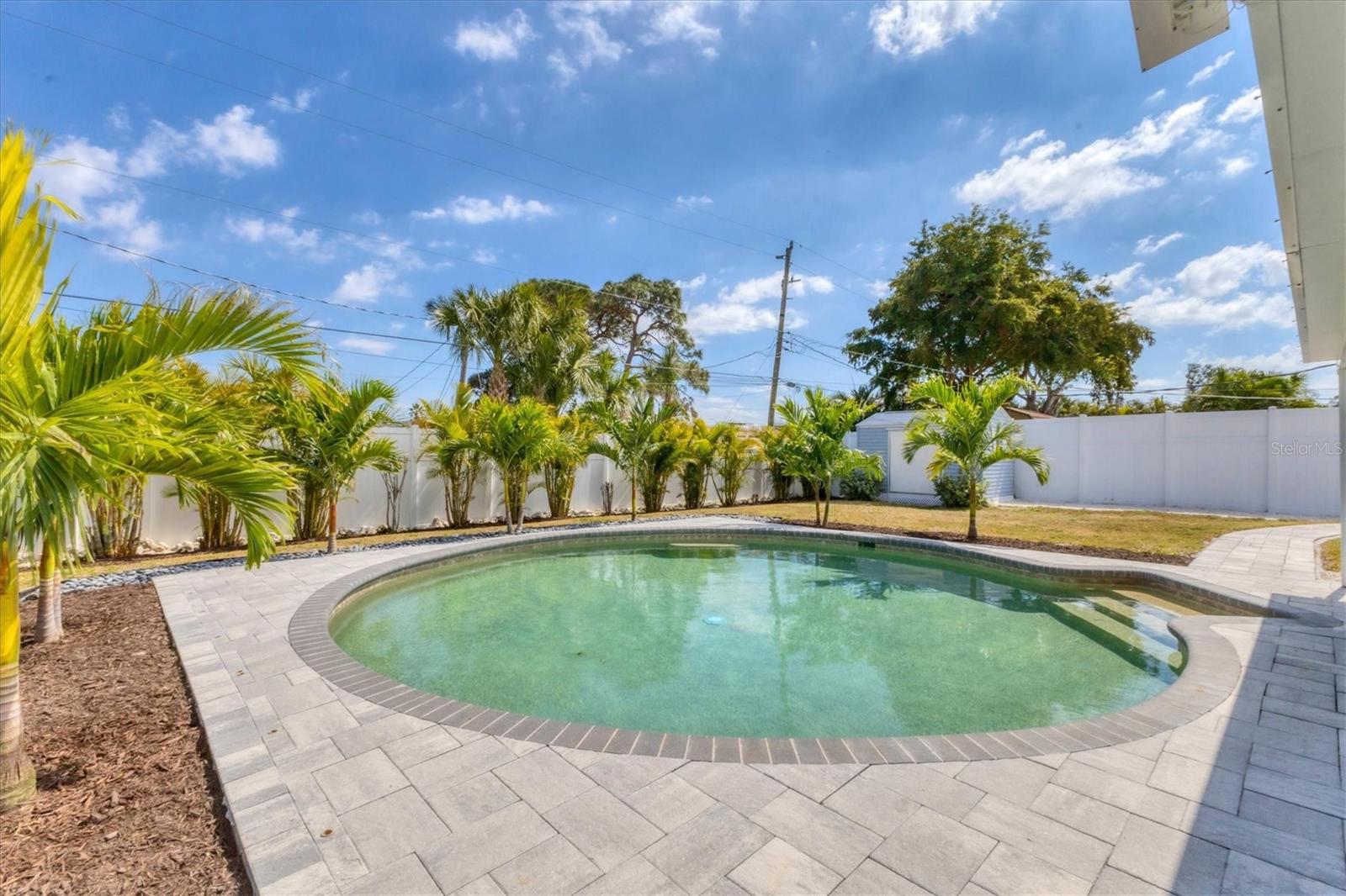 7337 STARFISH DR