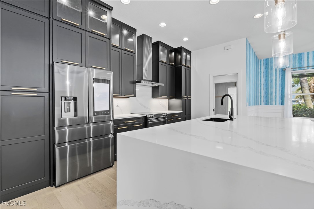 2415 W Price BLVD