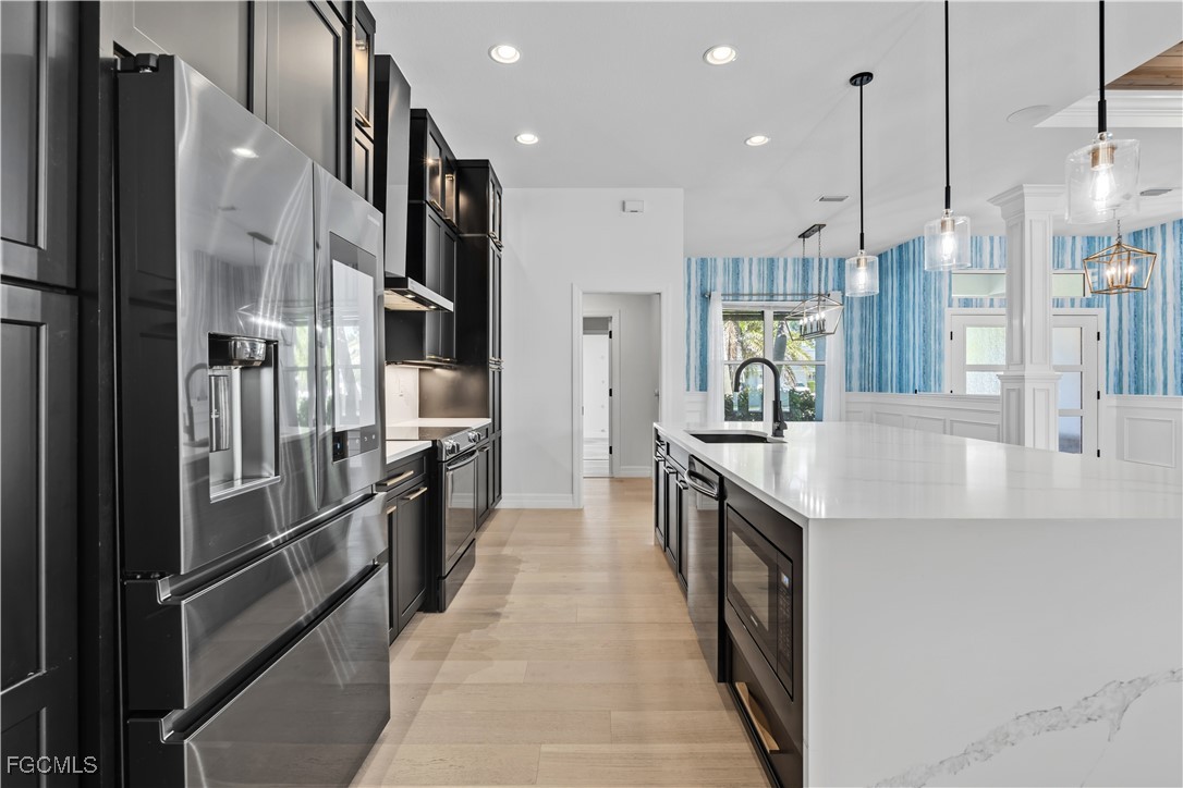2415 W Price BLVD