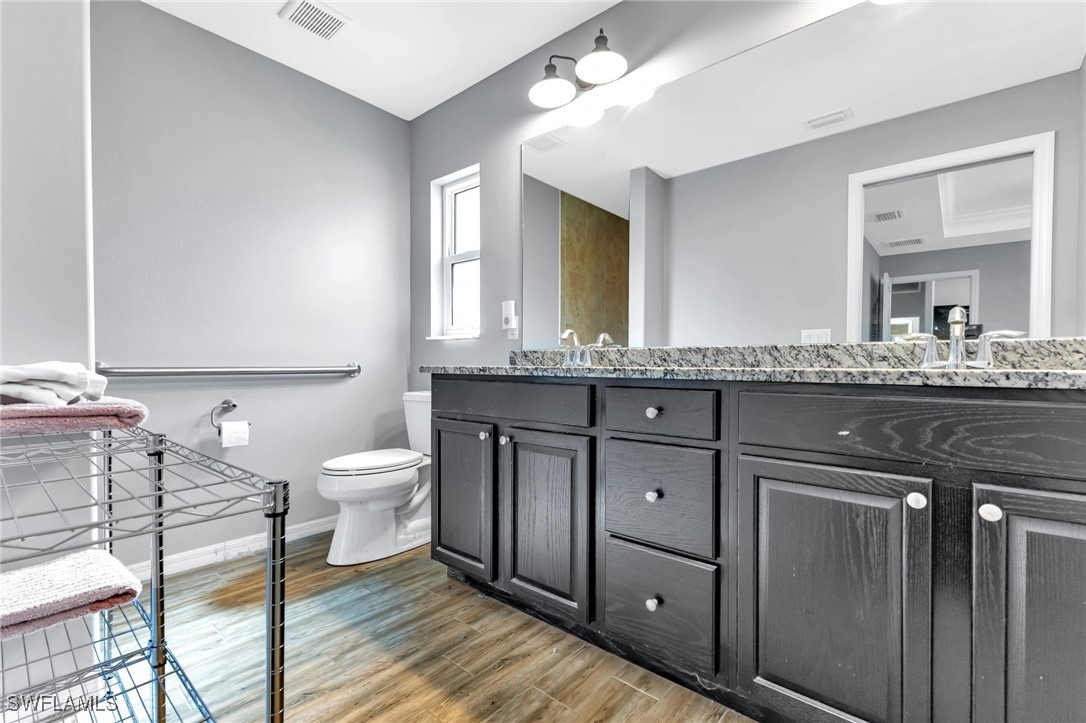 2149 Tropicaire BLVD