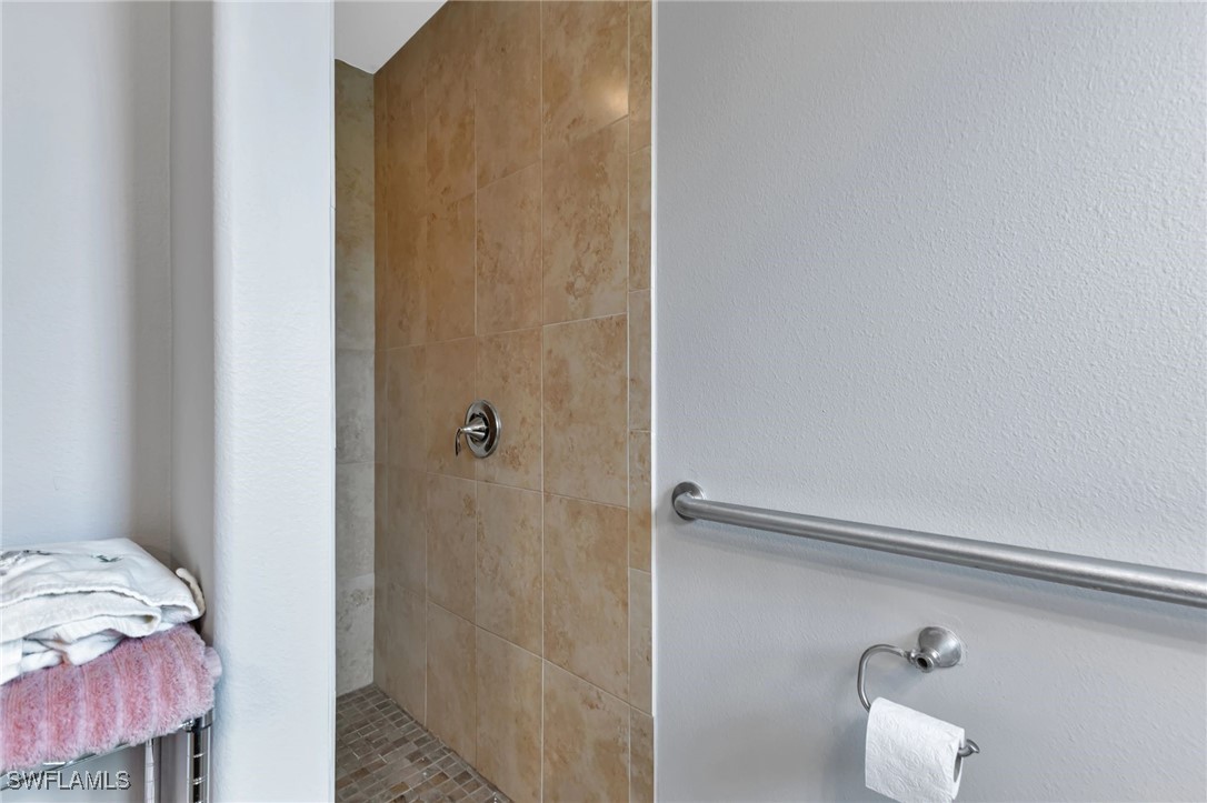 2149 Tropicaire BLVD