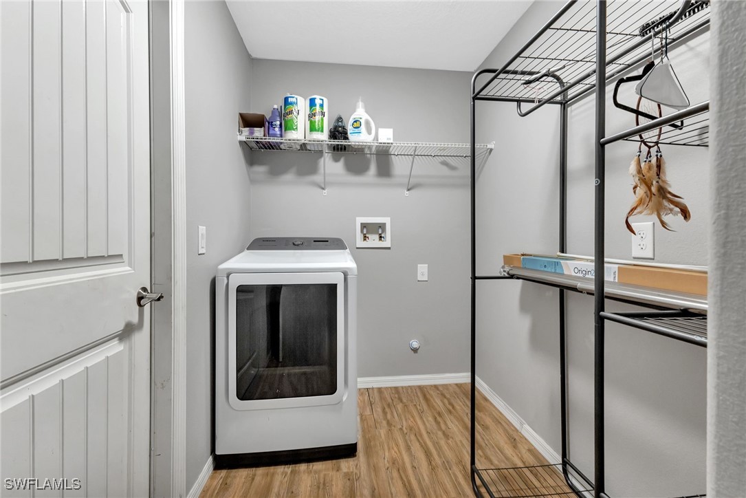 2149 Tropicaire BLVD