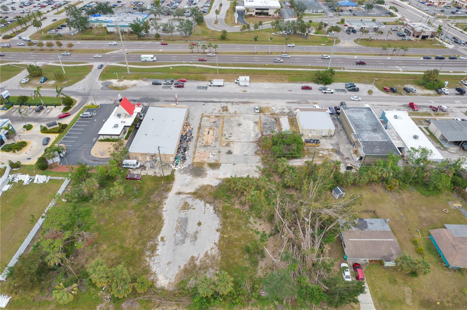 3325 TAMIAMI TRL