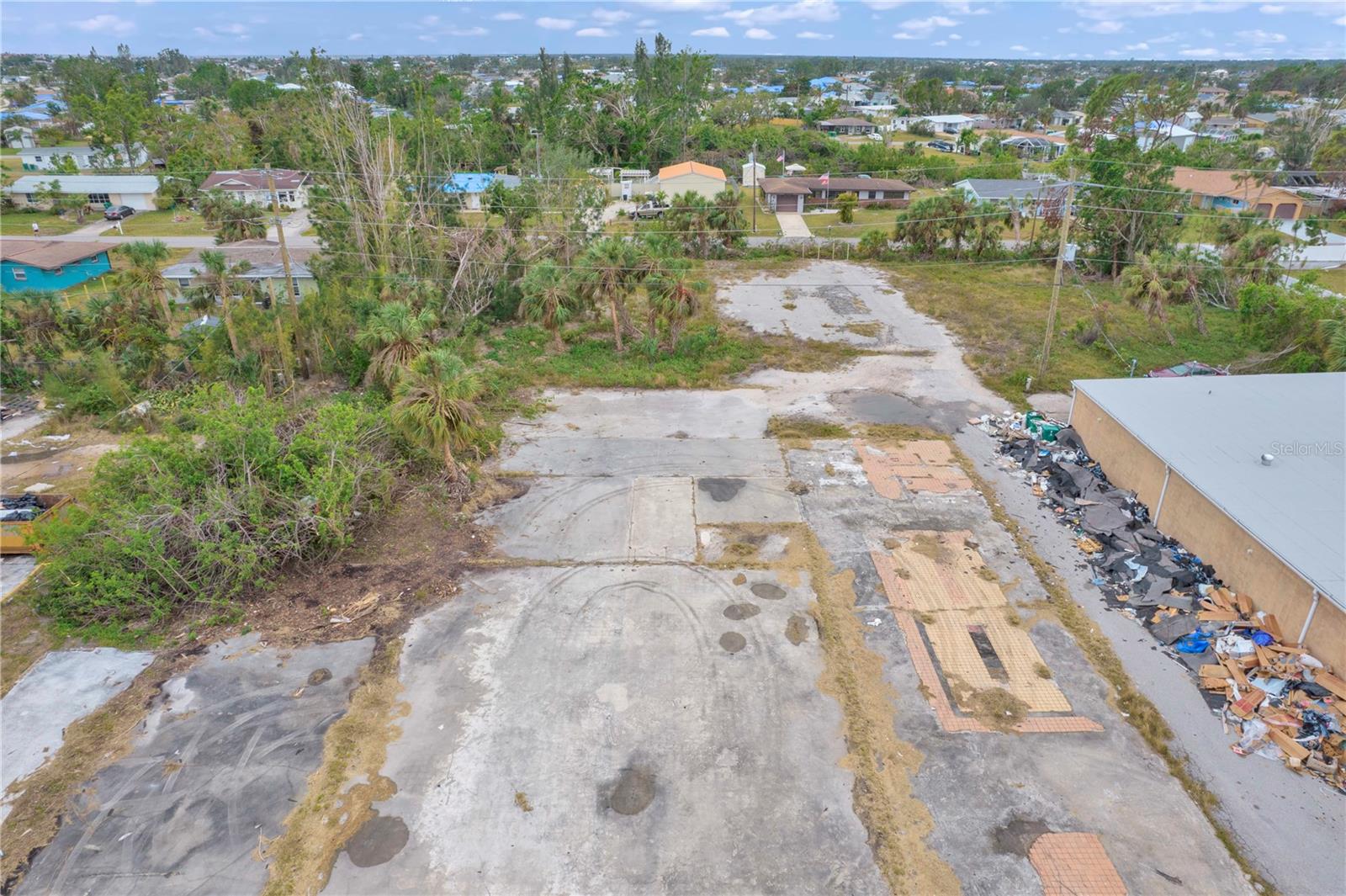 3325 TAMIAMI TRL