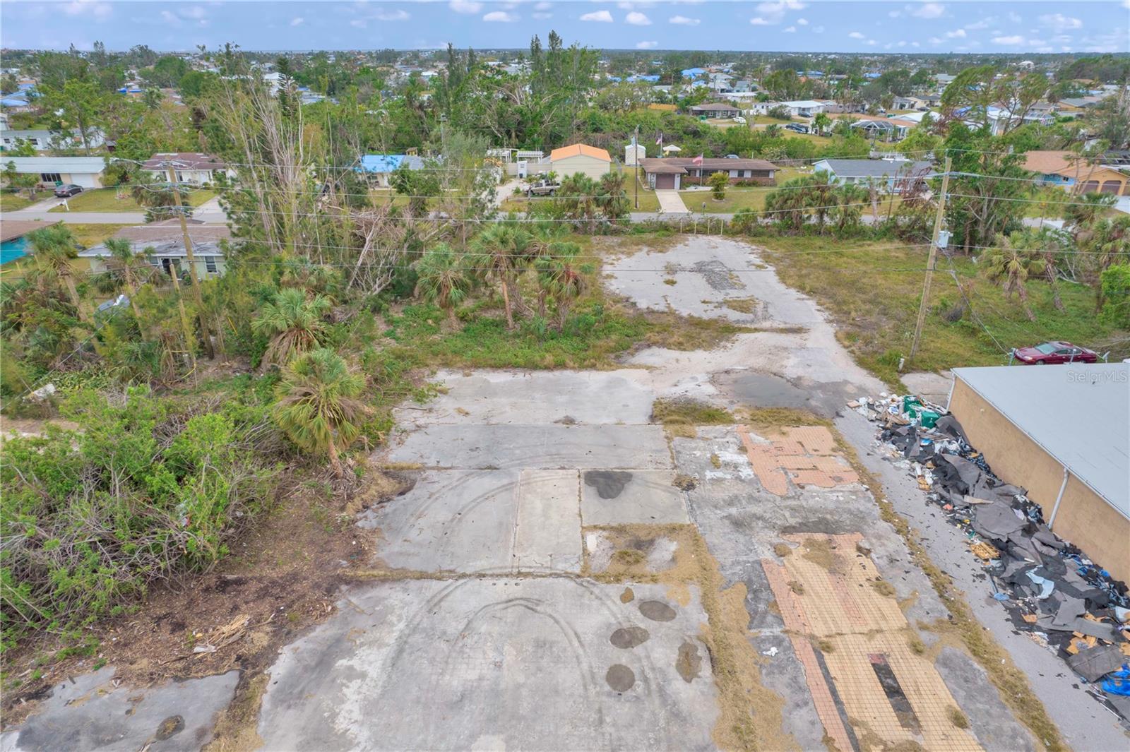3325 TAMIAMI TRL