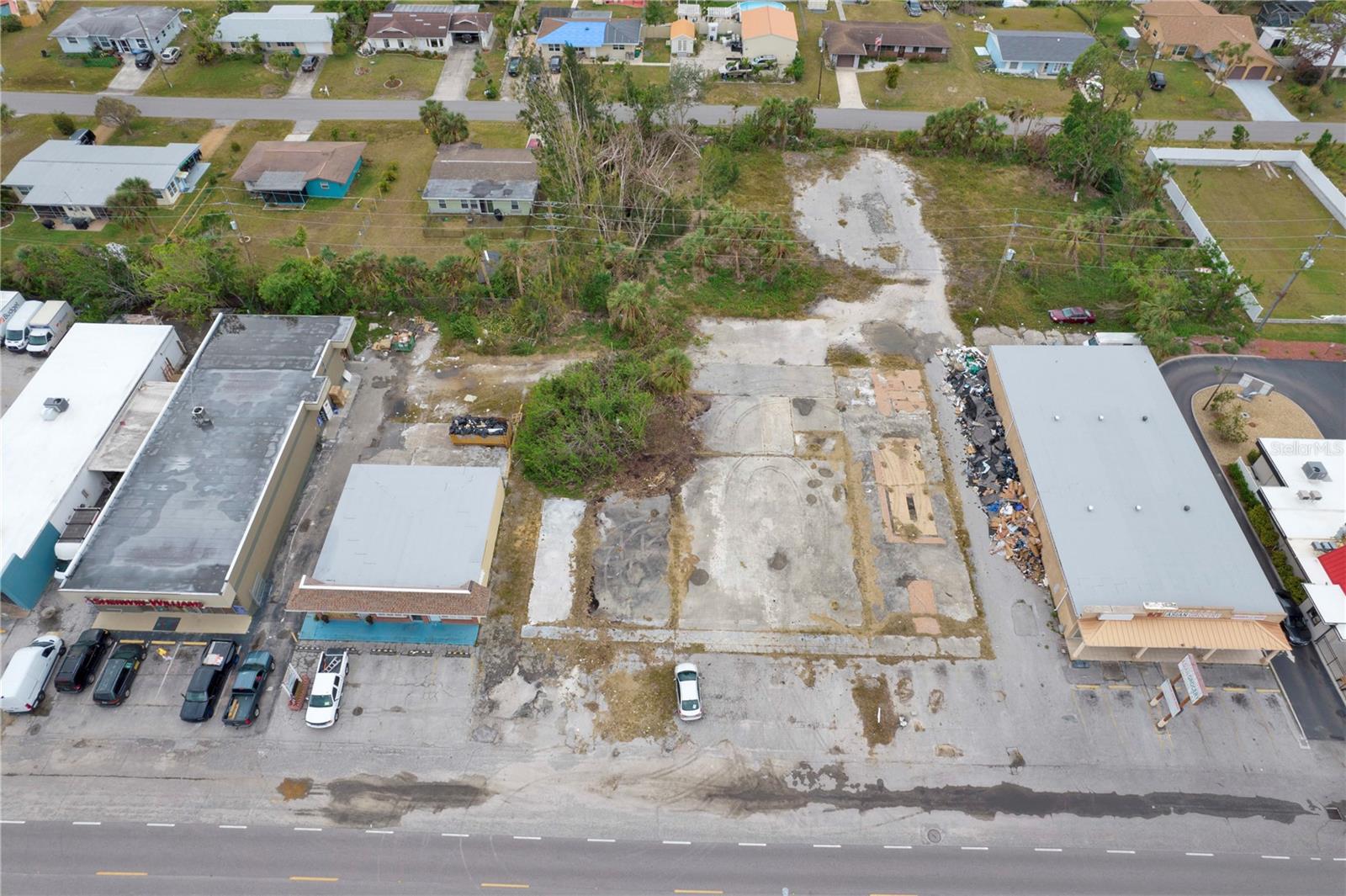 3325 TAMIAMI TRL