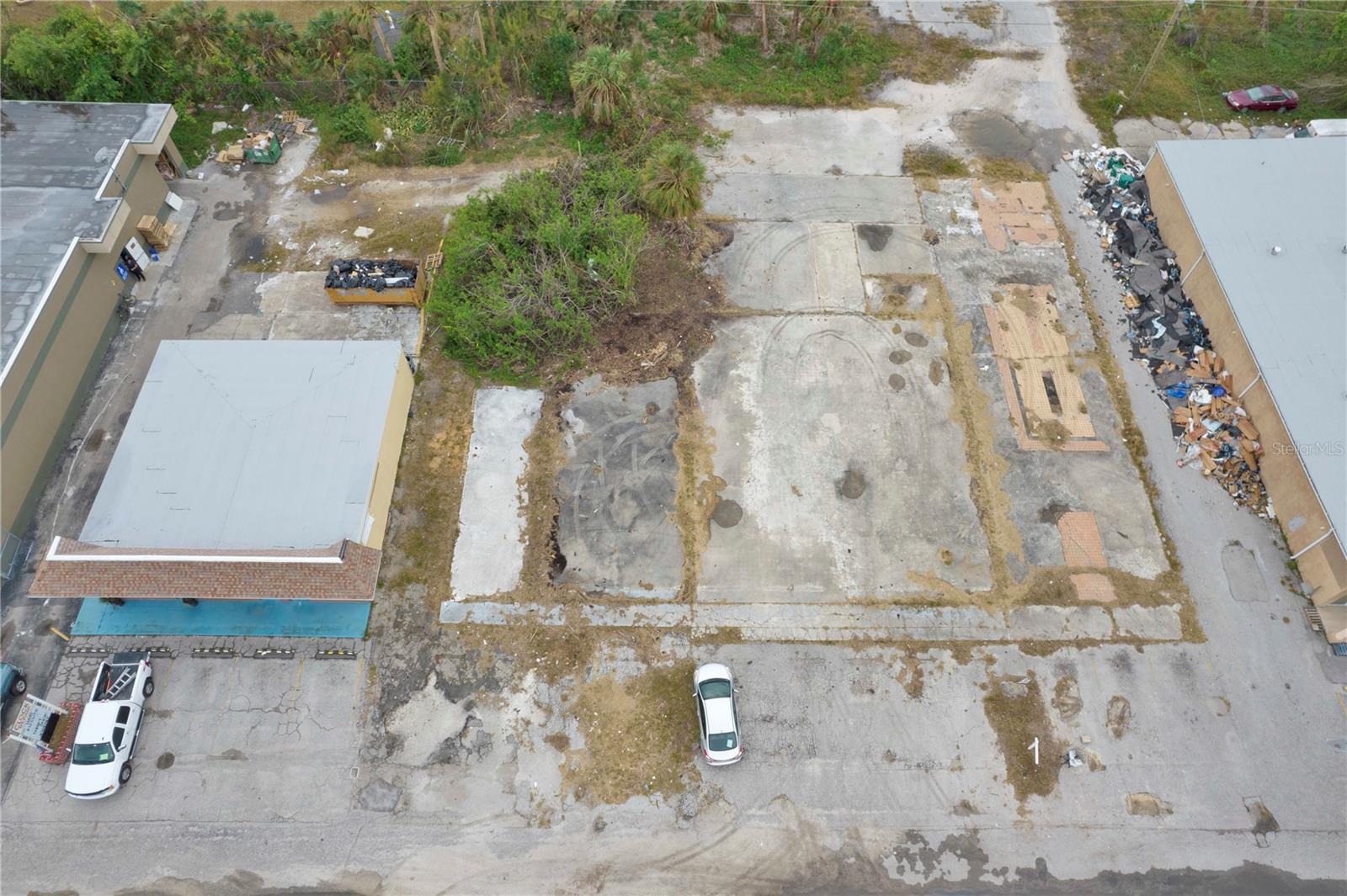 3325 TAMIAMI TRL