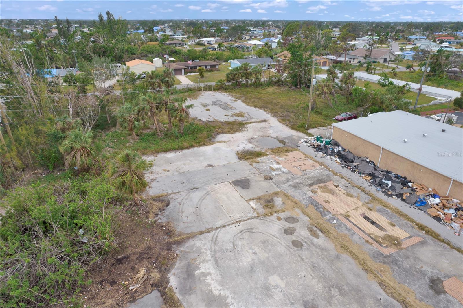 3325 TAMIAMI TRL