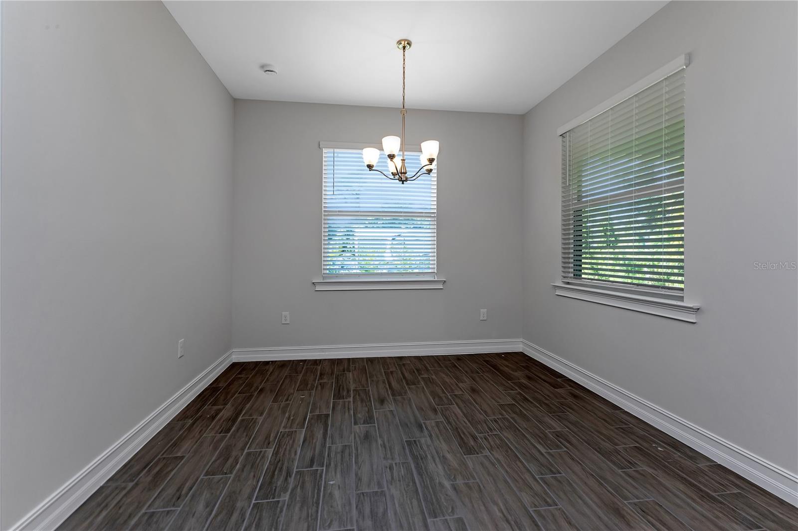 2725 COVER LN