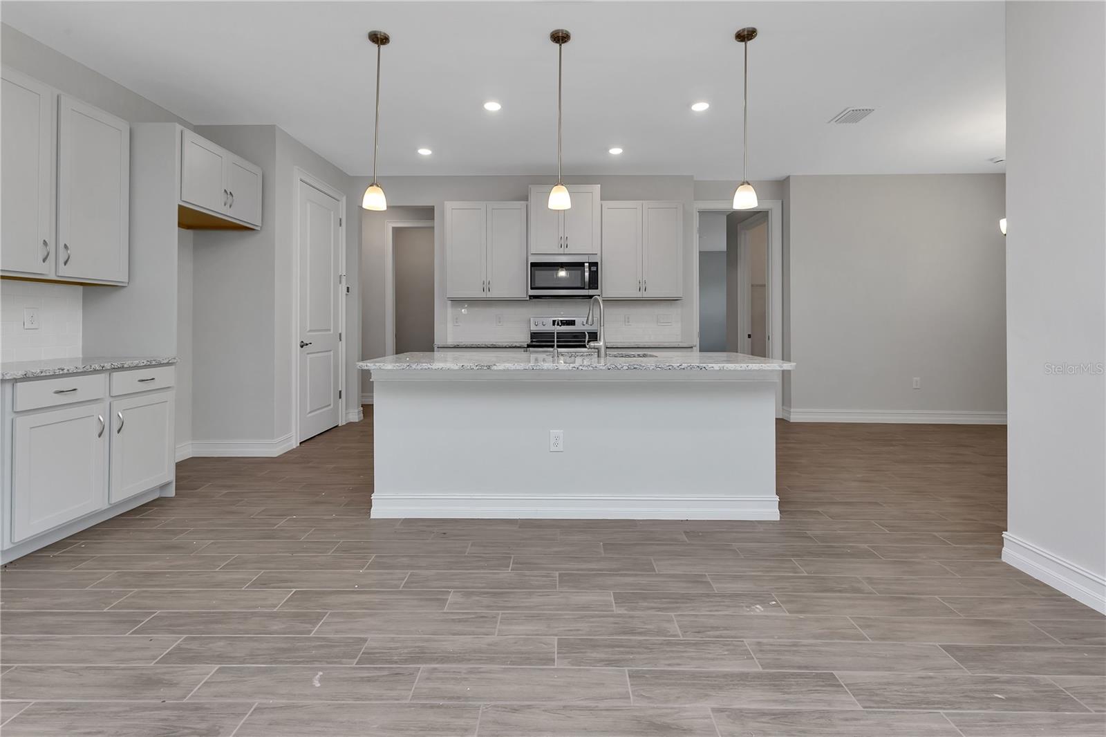 2725 COVER LN