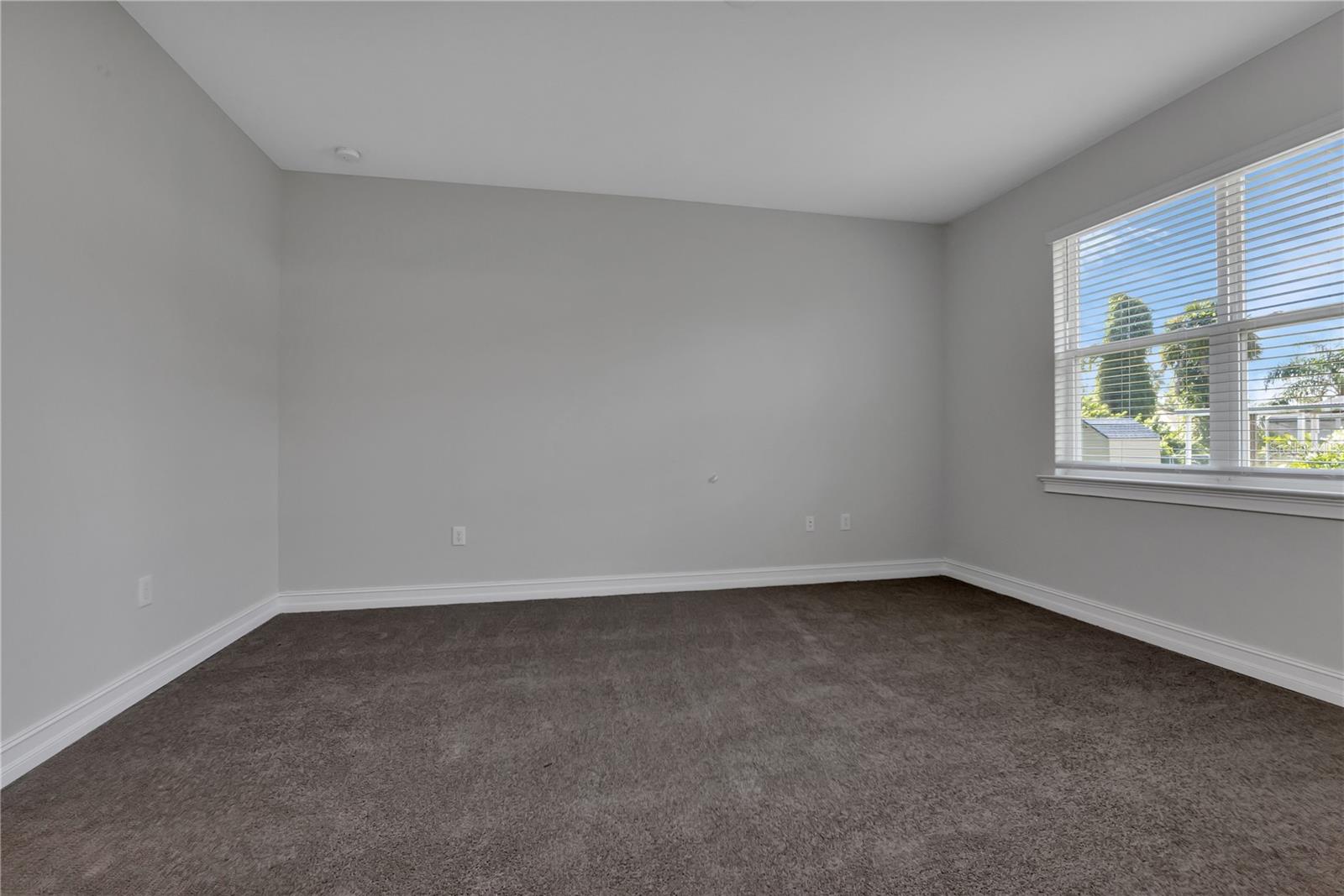 2725 COVER LN