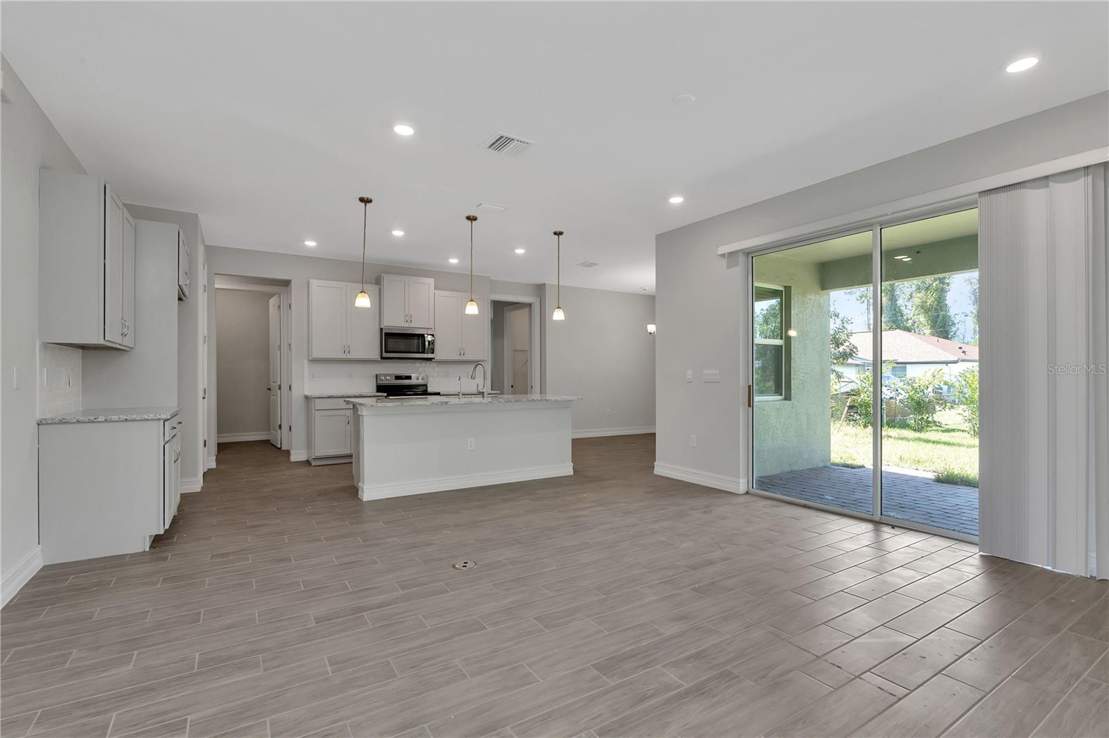 2725 COVER LN