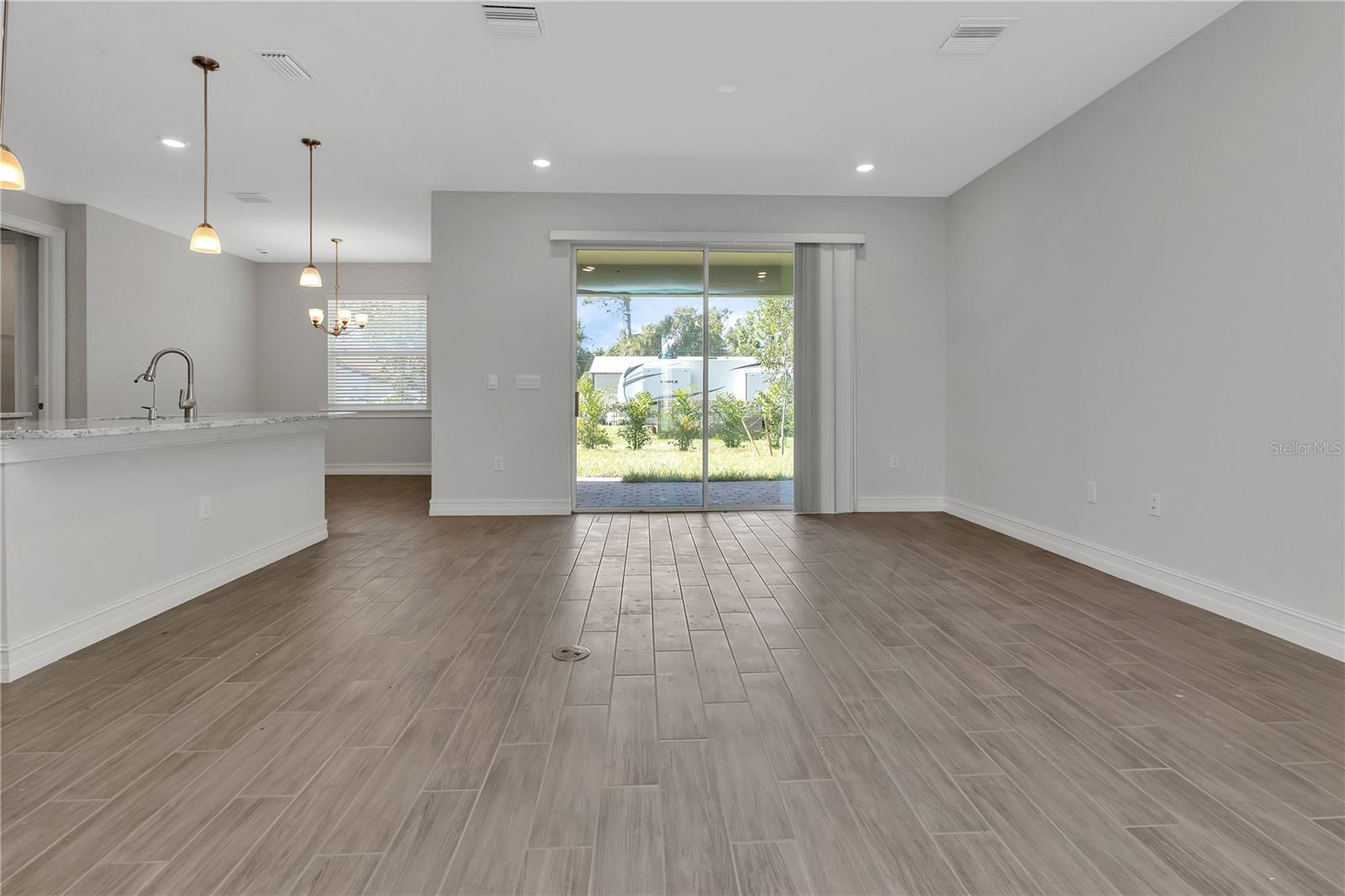 2725 COVER LN