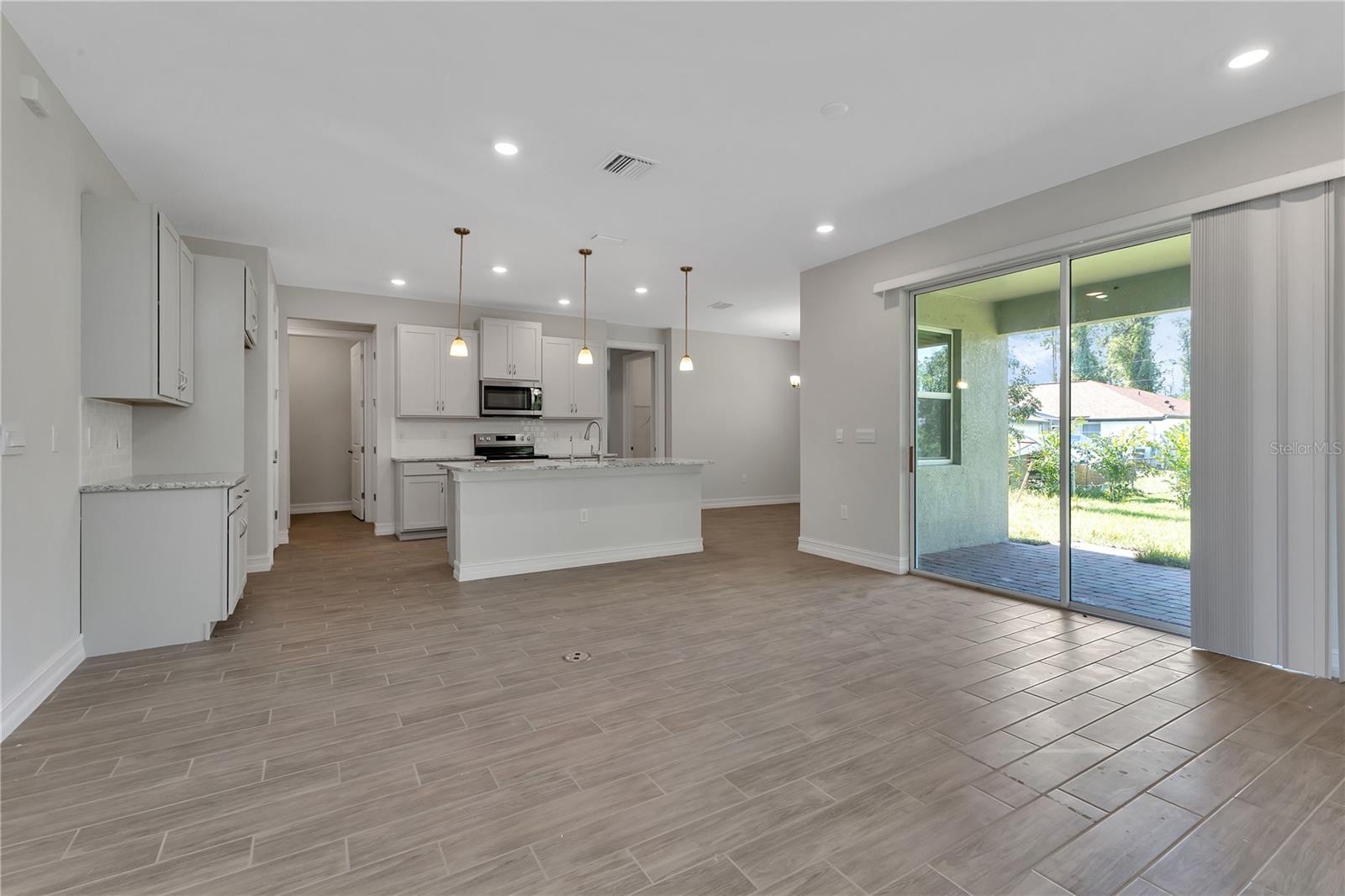 2725 COVER LN