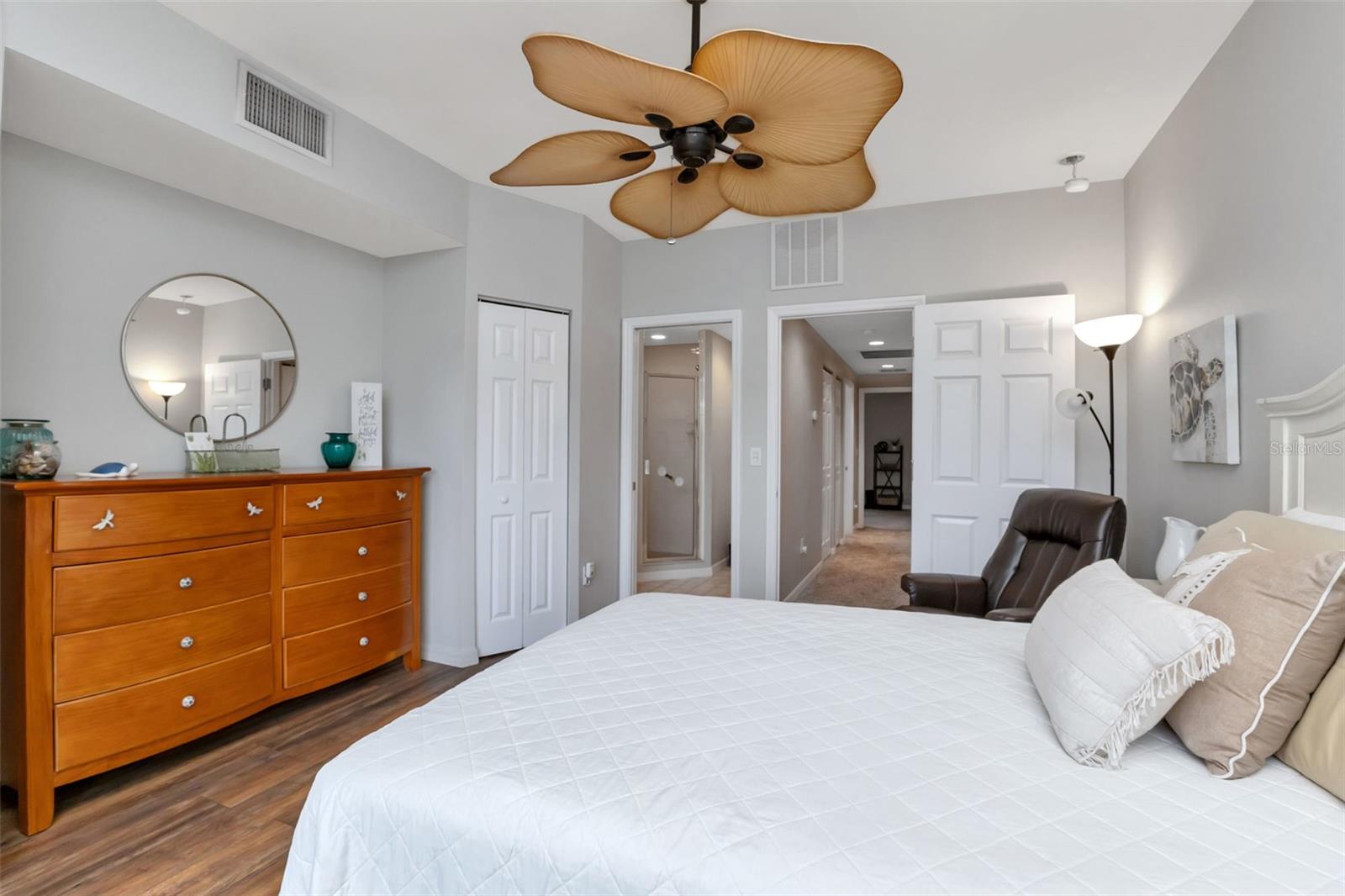 1186 RIO DE JANEIRO AVE #104