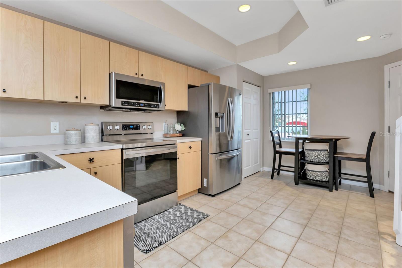 1186 RIO DE JANEIRO AVE #104