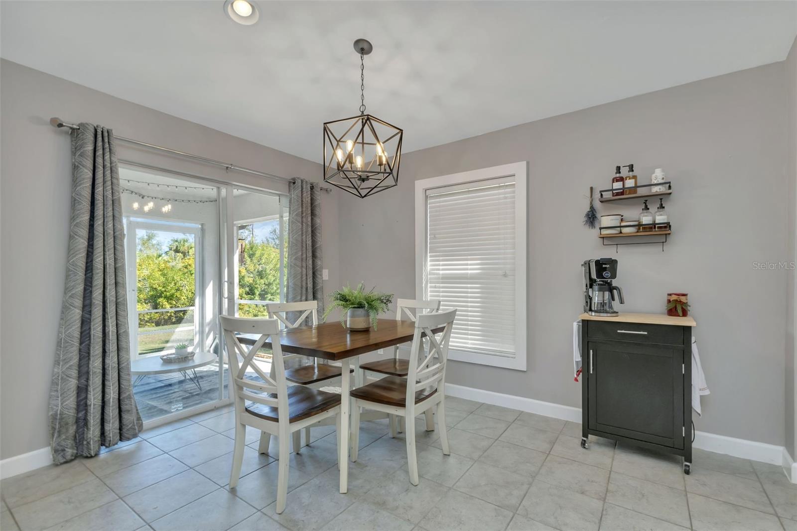 13190 SW PEMBROKE CIR N