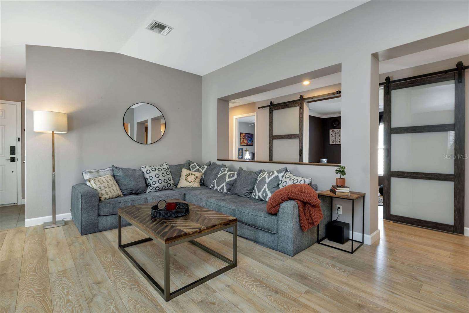 13190 SW PEMBROKE CIR N