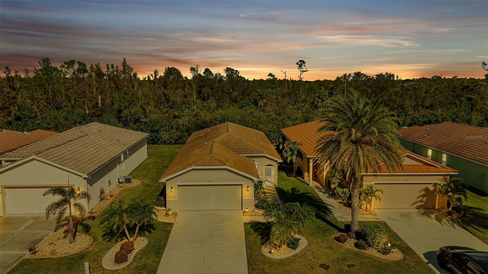 13190 SW PEMBROKE CIR N