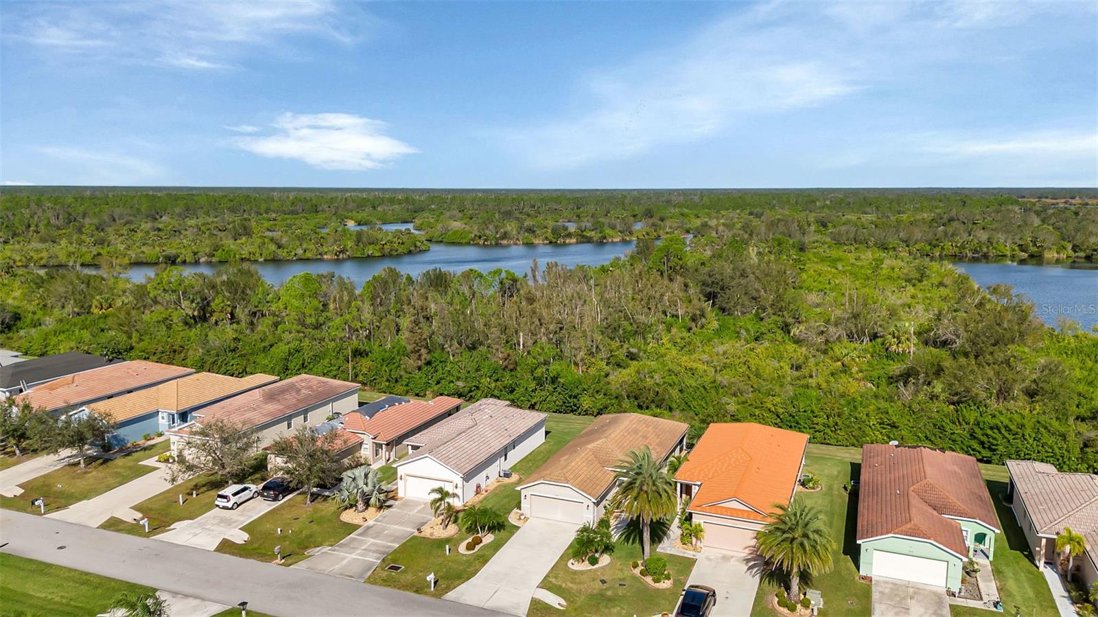 13190 SW PEMBROKE CIR N