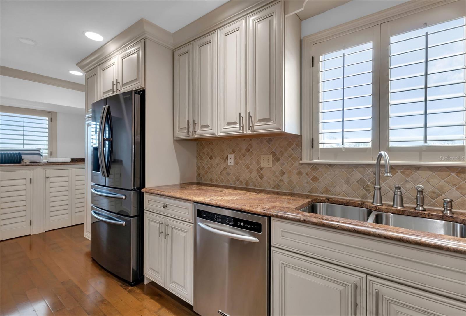 53 W BAY HEIGHTS AVE #307