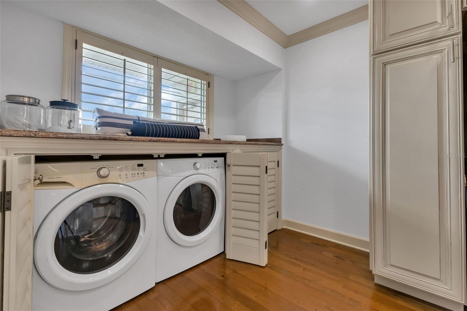 53 W BAY HEIGHTS AVE #307