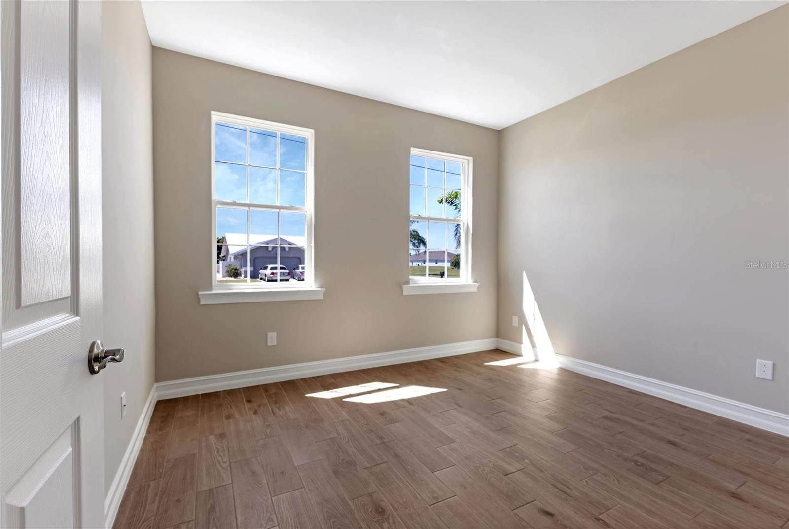 25186 ROSAMOND CT