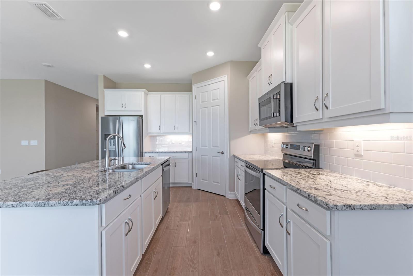 25186 ROSAMOND CT