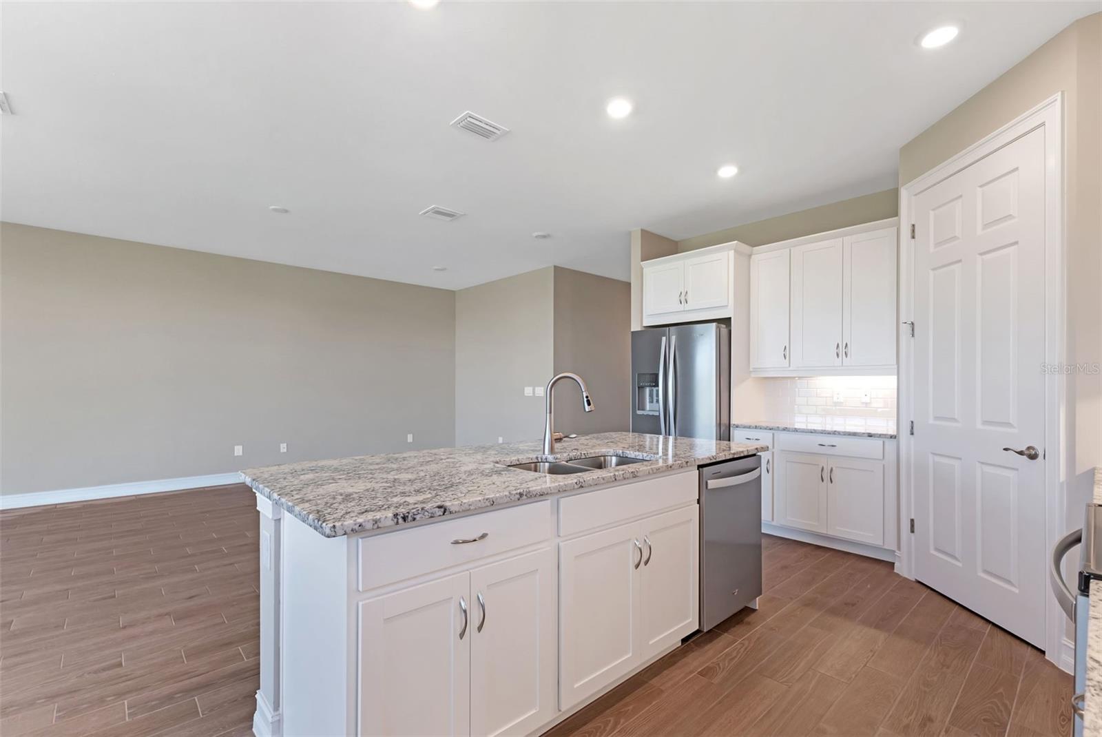 25186 ROSAMOND CT