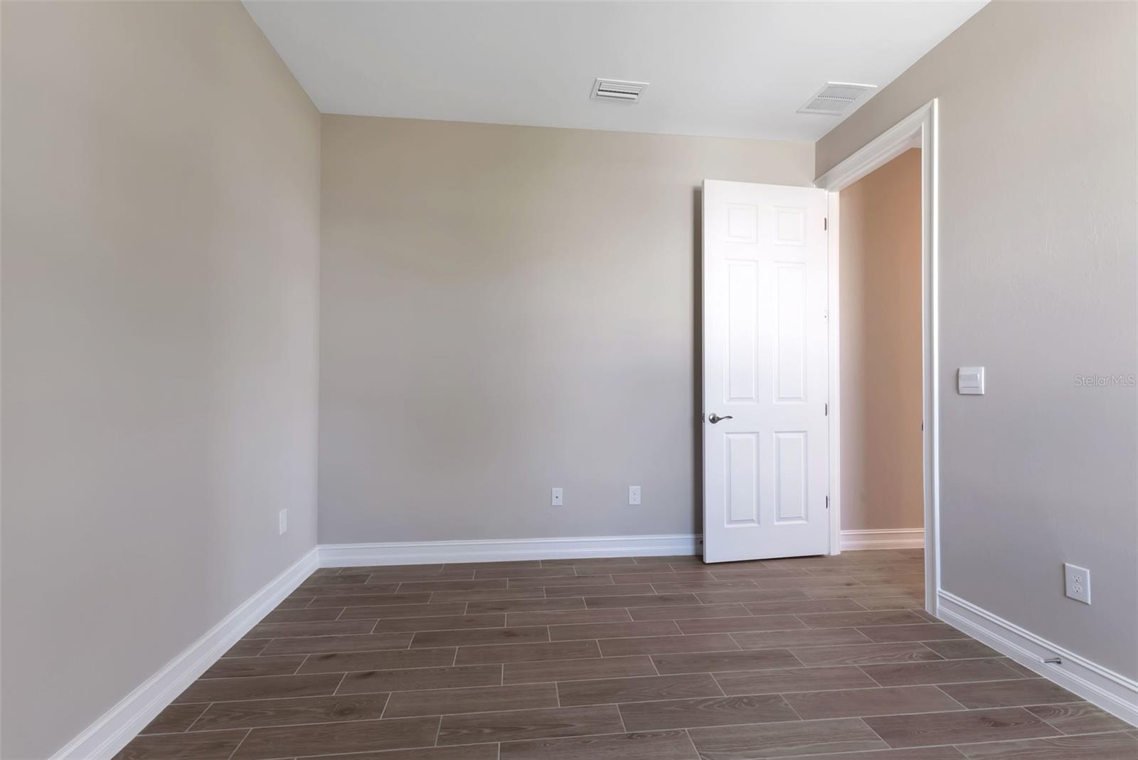 25186 ROSAMOND CT