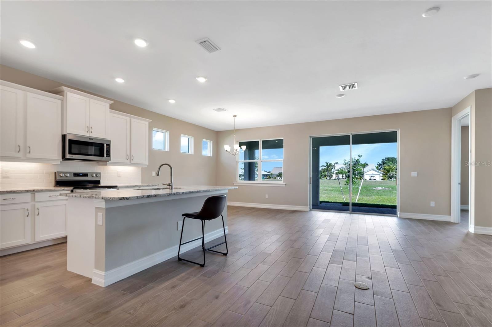 25186 ROSAMOND CT