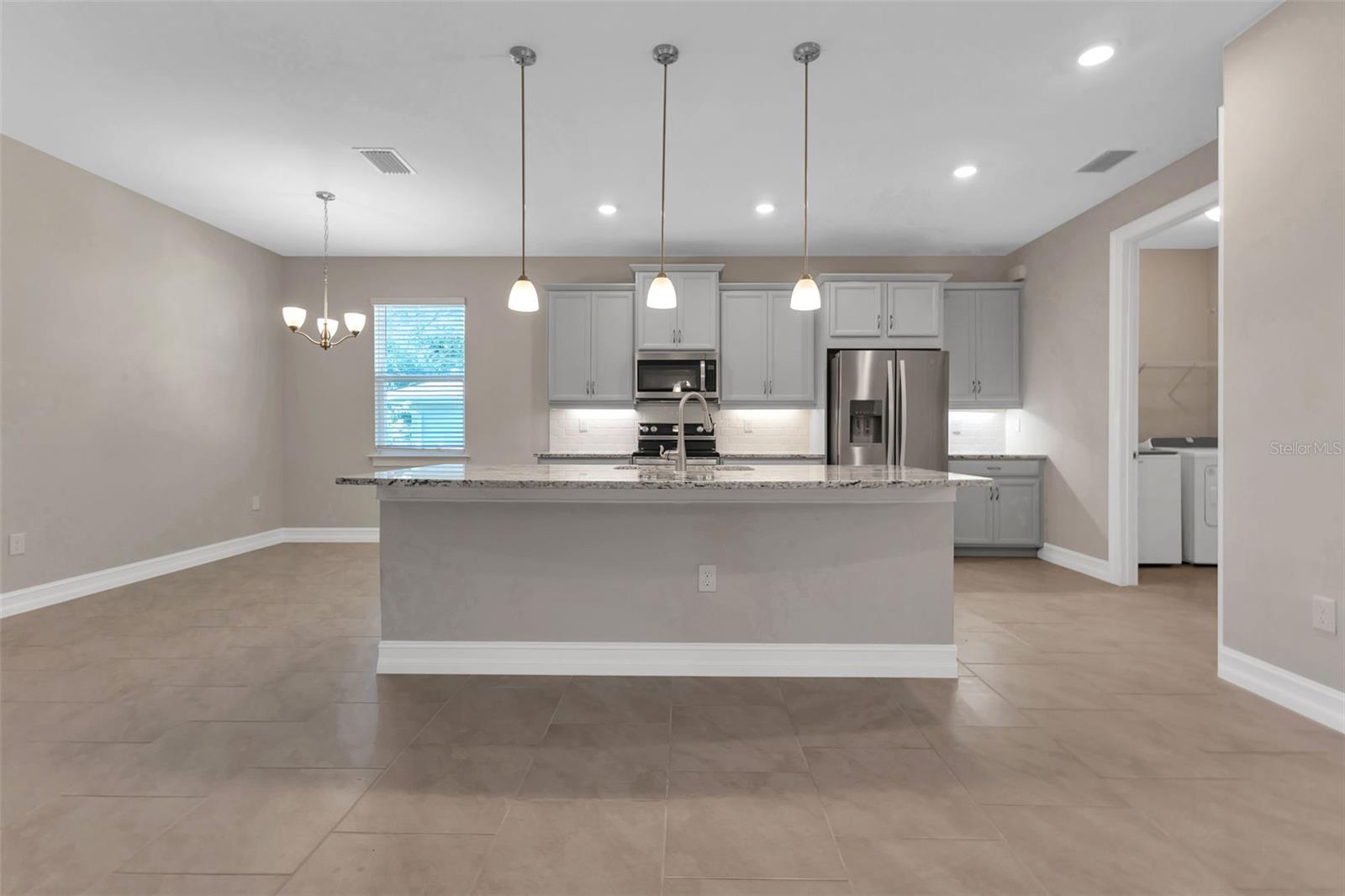25435 KOWLOON LN