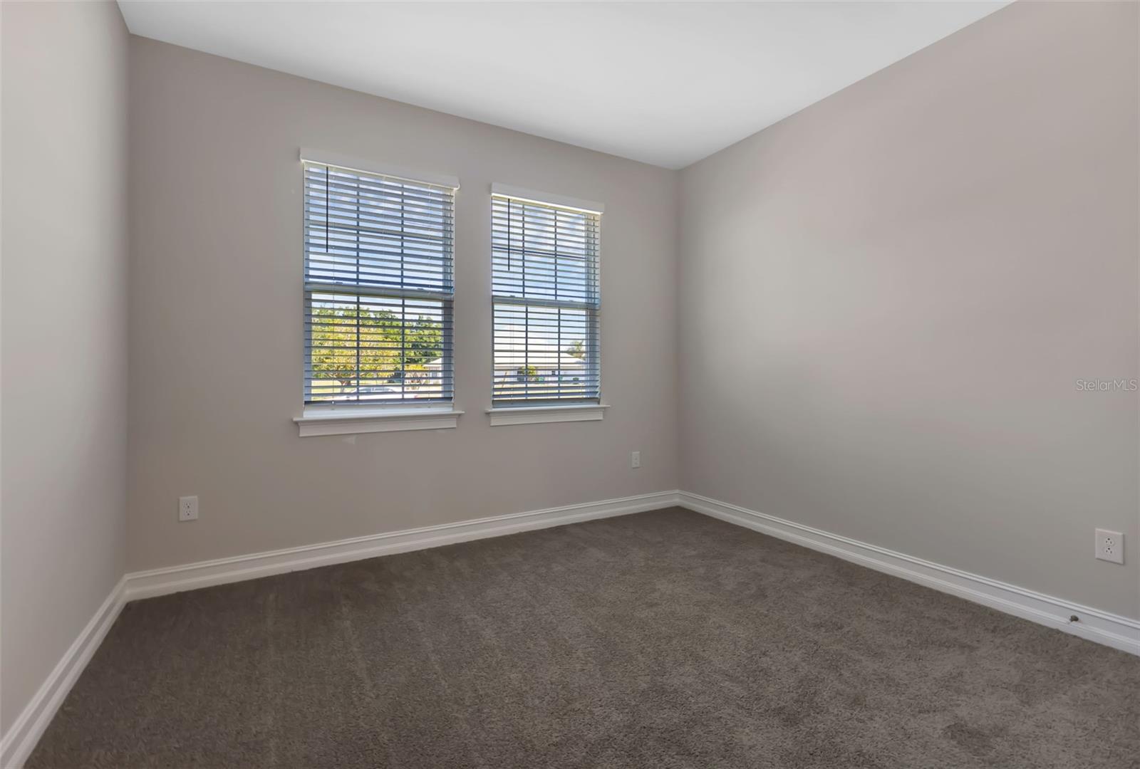25435 KOWLOON LN