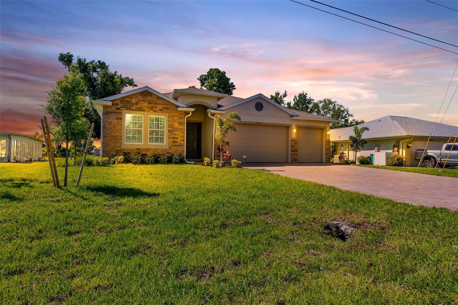 25435 KOWLOON LN