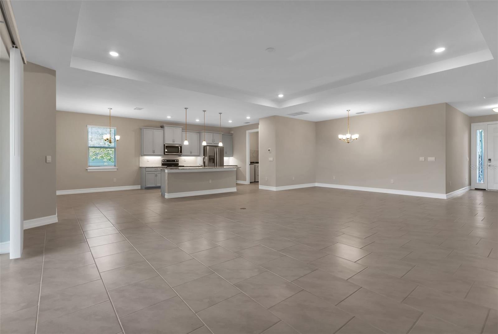 25435 KOWLOON LN